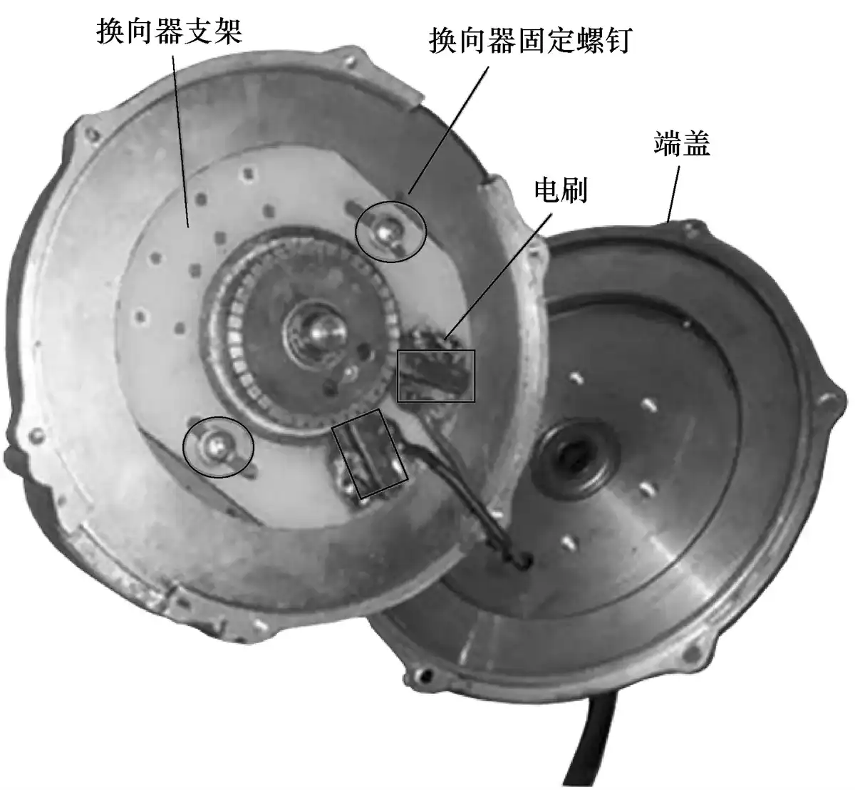 拆卸电动机带引线一面操作步骤示意图